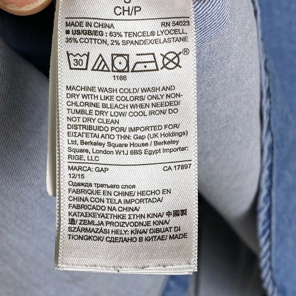 GAP Maternity Denim Womens Soft Distressed Button Up w/ pockets Size Small - Picture 9 of 11